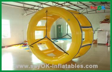 पीला मजेदार रोलिंग Inflatable जल खिलौने, जल पार्क उपकरण